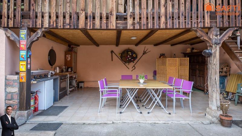 Maison - 260 m² - 12 pièces