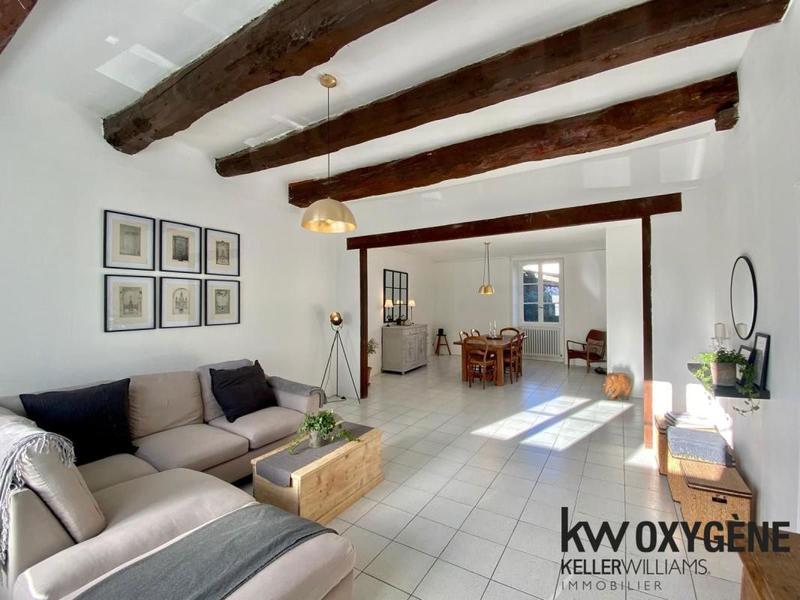 Maison - 220 m² - 6 pièces