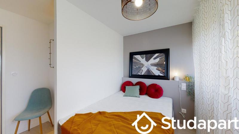 Chambre - 11 m² - 1 pièce