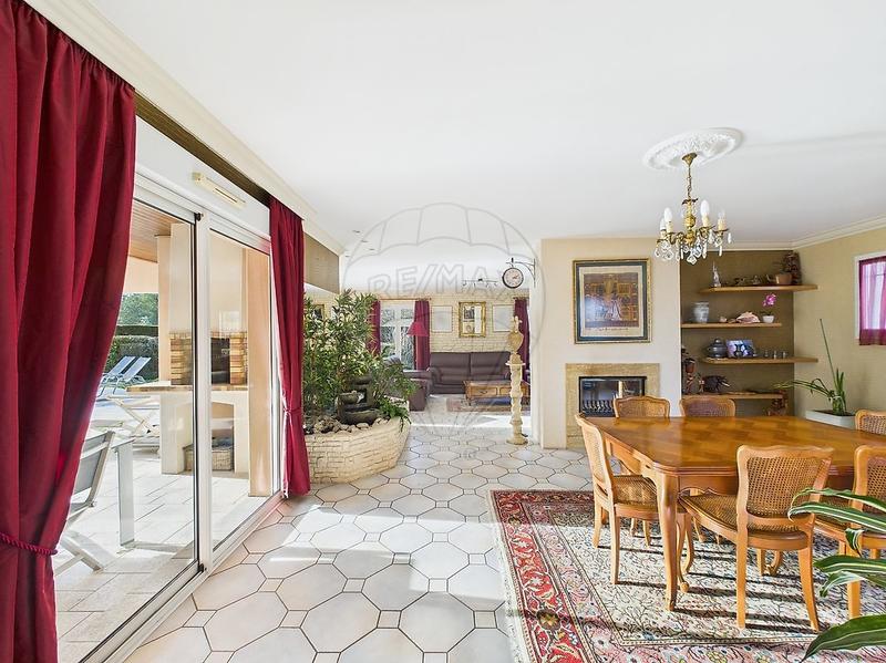 Villa - 177 m² - 6 pièces