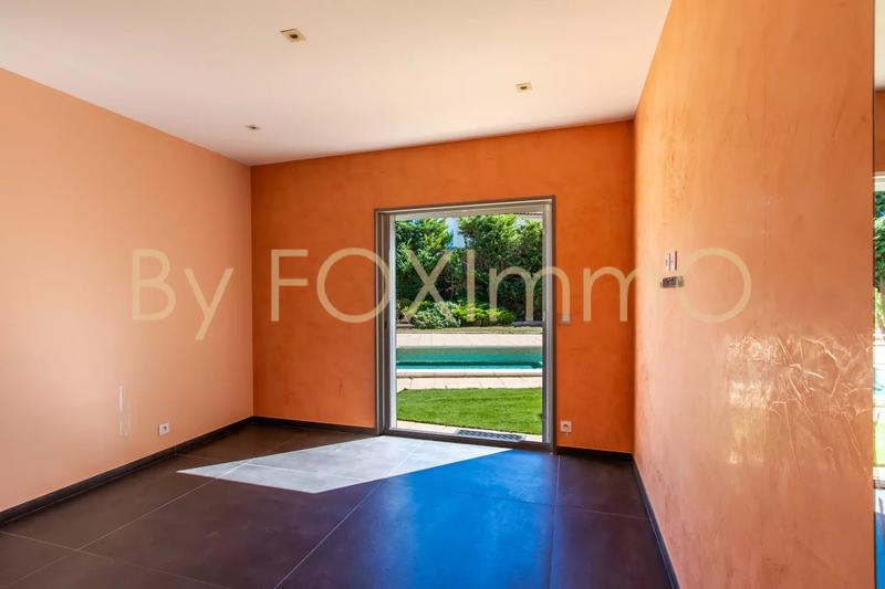 Maison - 334 m² - 8 pièces