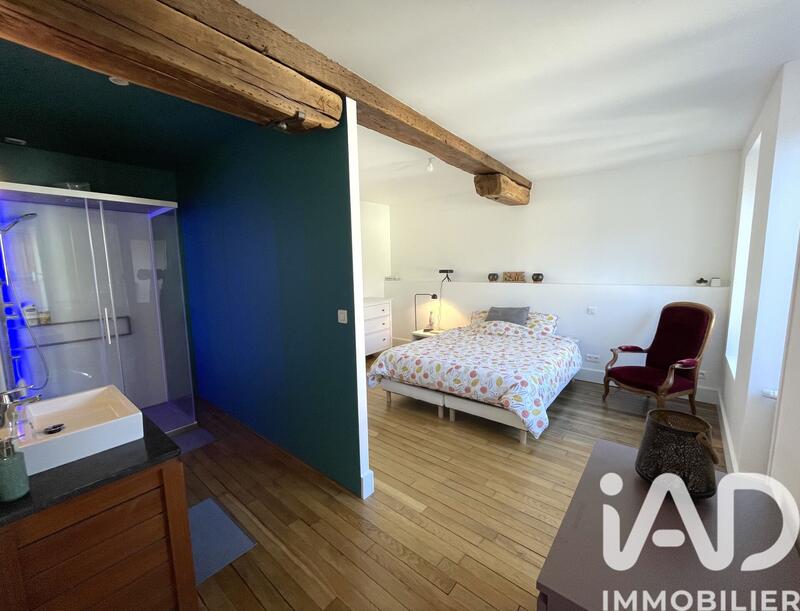 Maison - 215 m² - 7 pièces