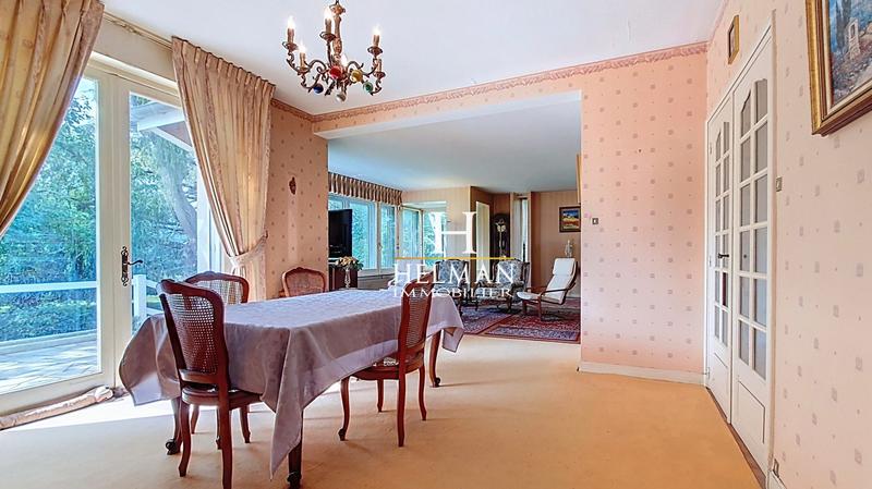 Maison - 245 m² - 10 pièces