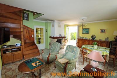 Maison - 95 m² - 6 pièces