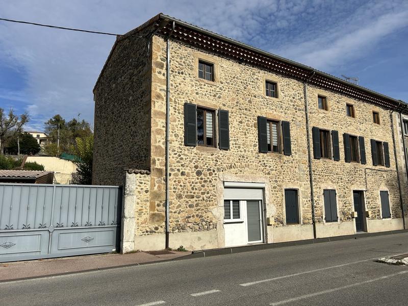 Maison - 306 m² - 13 pièces