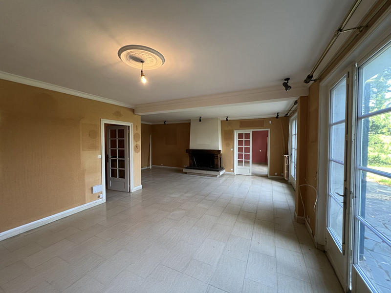 Maison - 204 m² - 7 pièces