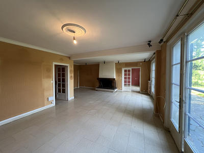 Maison - 204 m² - 7 pièces