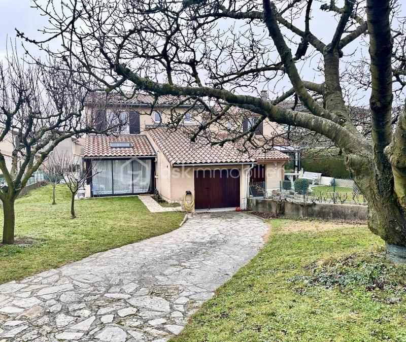 Maison traditionnelle - 91 m² - 4 pièces