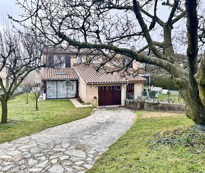 Maison traditionnelle - 91 m² - 4 pièces