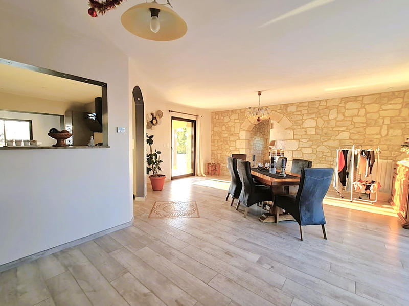 Maison - 161 m² - 8 pièces