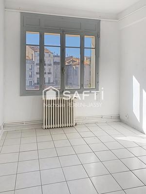 Appartement - 92 m² - 5 pièces