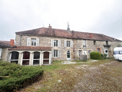 Maison - 230 m² - 5 pièces