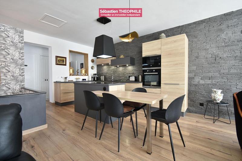 Maison - 194 m² - 6 pièces