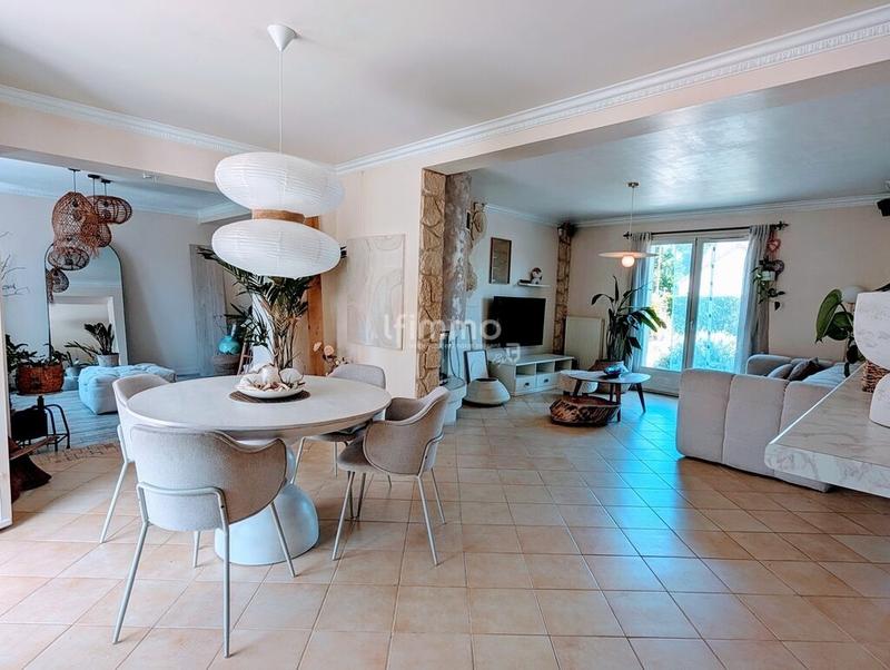 Maison - 160 m² - 8 pièces