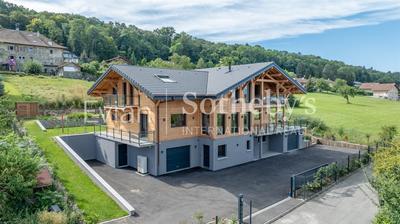 Maison - 355 m² - 10 pièces