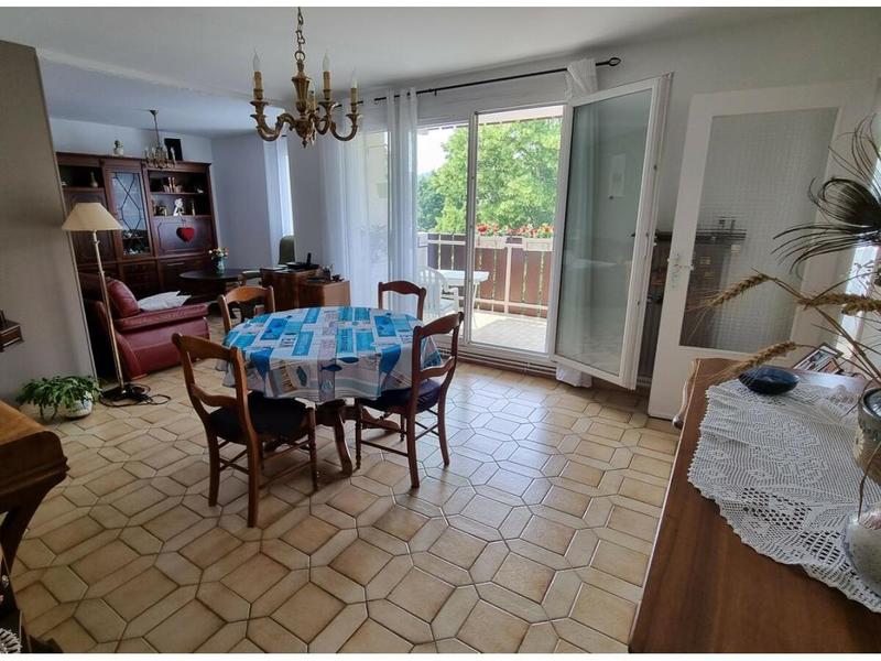 Appartement - 86 m² - 4 pièces