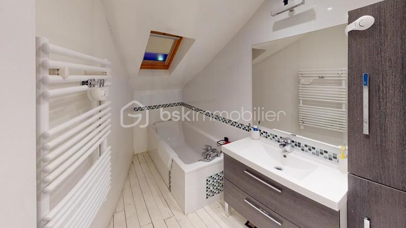 Maison - 121 m² - 5 pièces