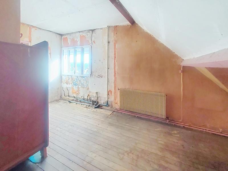 Maison - 143 m² - 8 pièces