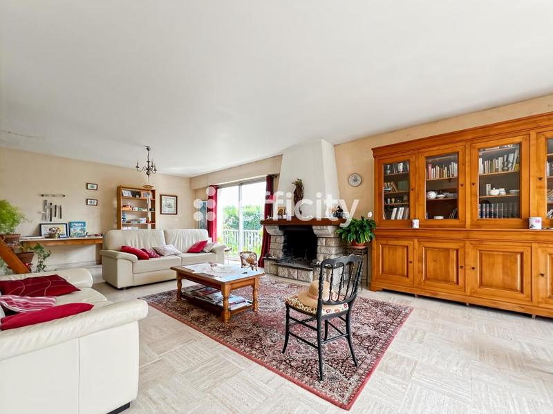 Maison - 178 m² - 6 pièces