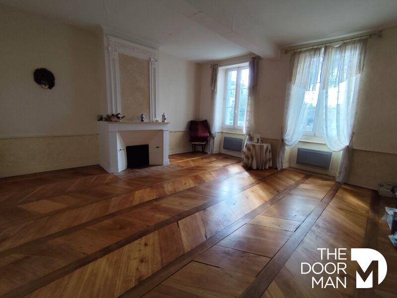 Demeure - 320 m² - 12 pièces