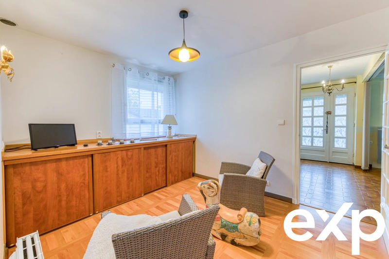 Maison - 121 m² - 7 pièces