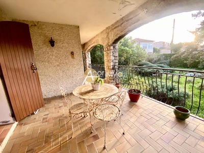 Maison - 200 m² - 6 pièces