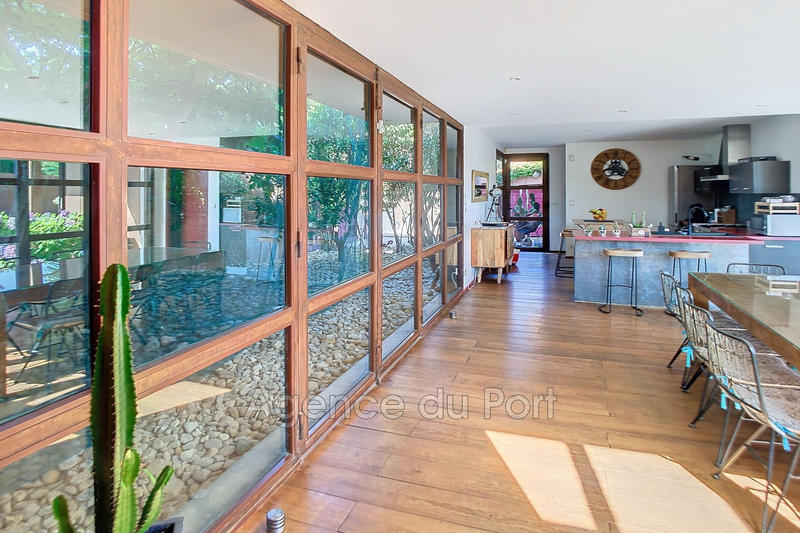 Villa - 260 m² - 6 pièces