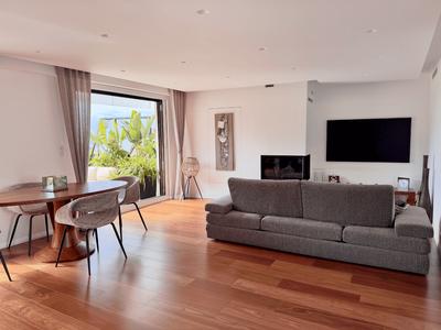 Appartement - 80 m² - 3 pièces