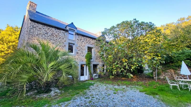 Maison - 360 m² - 10 pièces