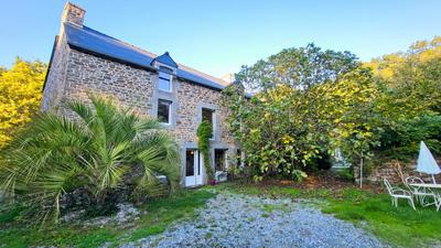 Maison - 360 m² - 10 pièces