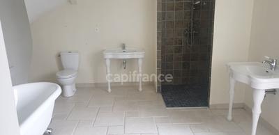 Maison - 210 m² - 8 pièces