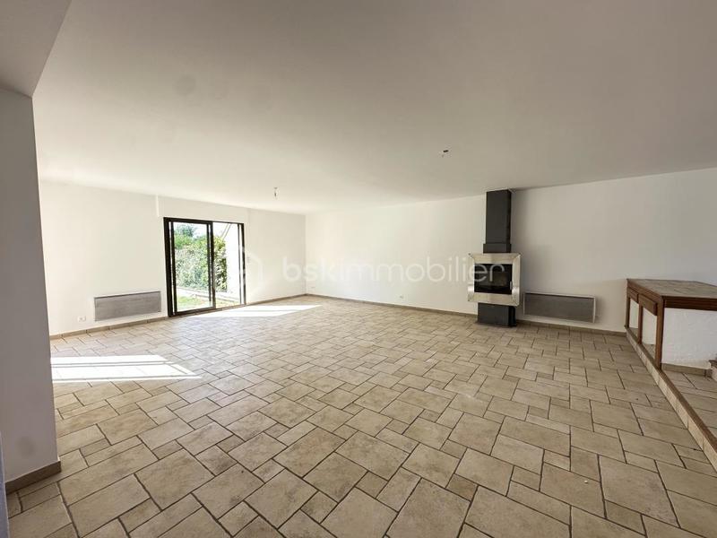 Maison - 207 m² - 7 pièces