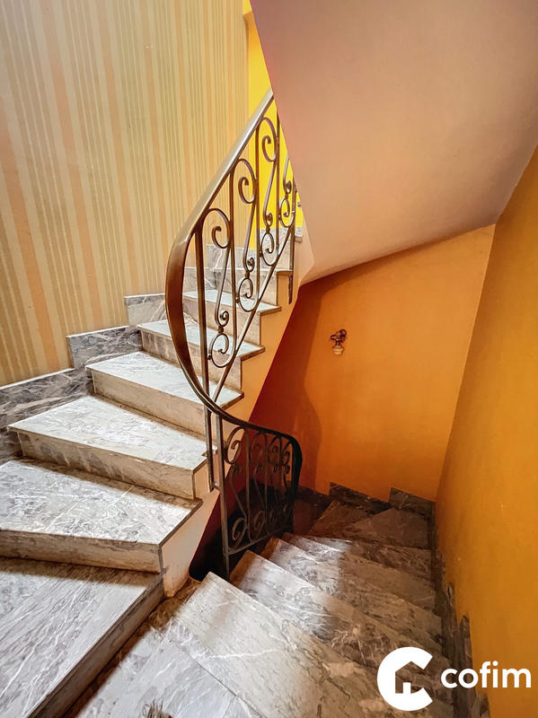 Maison - 550 m² - 15 pièces