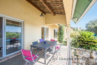 Villa - 198 m² - 7 pièces