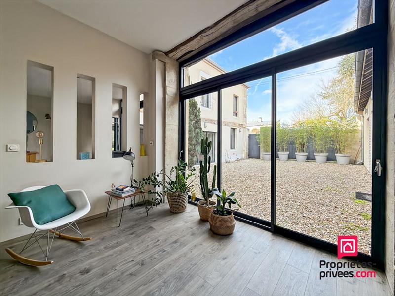 Maison - 234 m² - 9 pièces