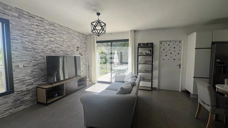 Maison - 94 m² - 5 pièces