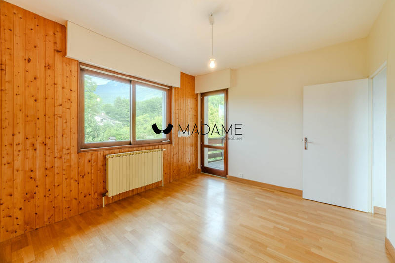 Maison - 200 m² - 8 pièces