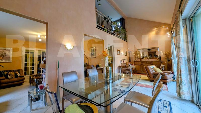 Maison d'architecte - 167 m² - 8 pièces