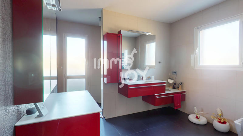 Maison - 183 m² - 5 pièces