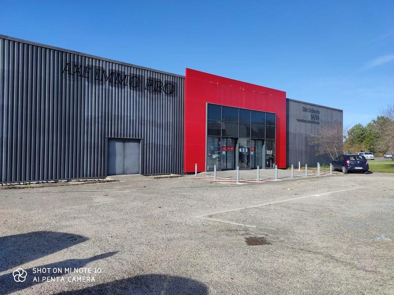 Local commercial - 1 854 m² - 5 pièces