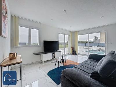 Villa - 228 m² - 8 pièces