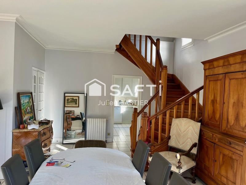 Villa - 200 m² - 6 pièces