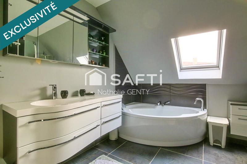 Maison - 195 m² - 9 pièces