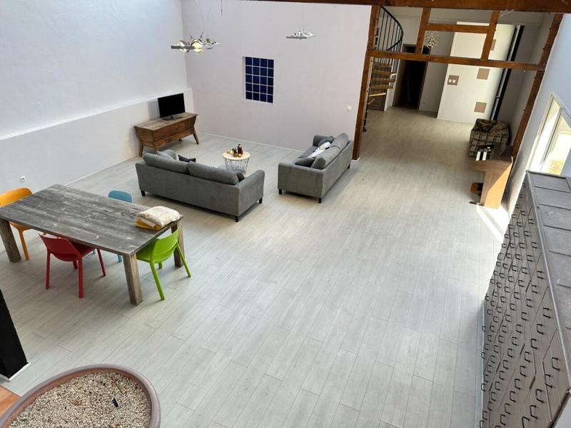 Maison - 255 m² - 5 pièces