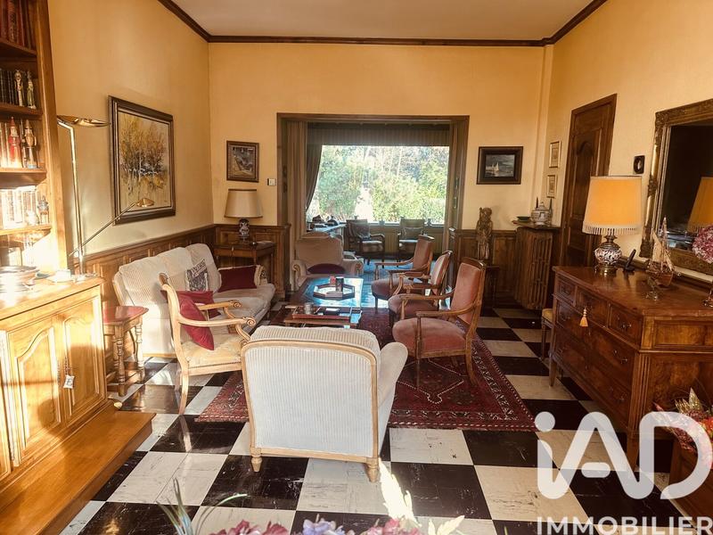 Maison - 224 m² - 11 pièces