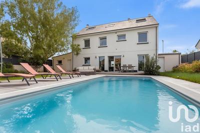 Maison - 198 m² - 9 pièces