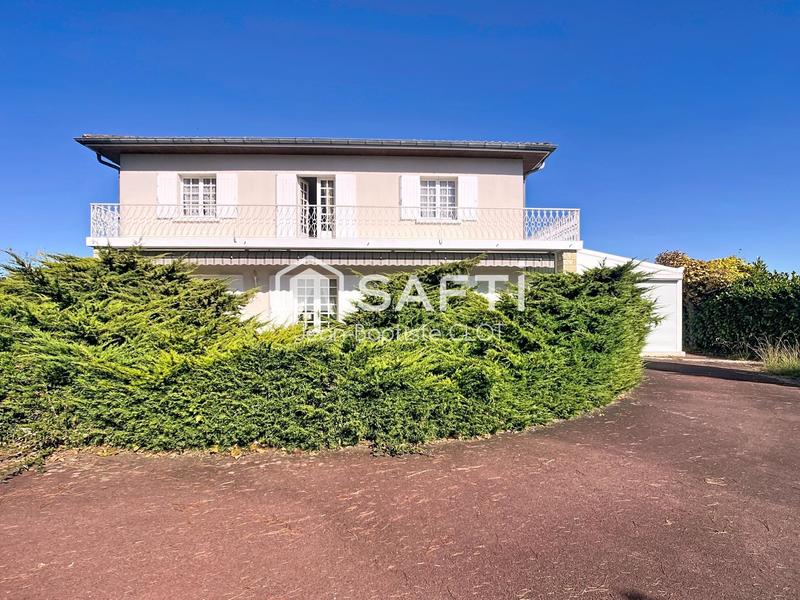 Maison - 200 m² - 7 pièces