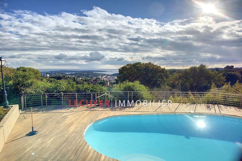 Maison - 288 m² - 6 pièces