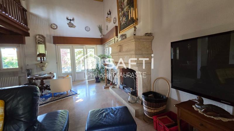 Maison - 180 m² - 7 pièces