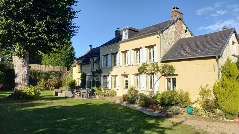 Maison - 237 m² - 9 pièces